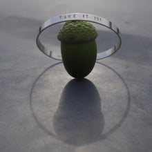 Lade das Bild in den Galerie-Viewer, Zarter Silber - Armreif Botschaft, mit eigenem Text personalisierbar