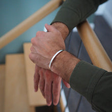 Lade das Bild in den Galerie-Viewer, Silber - Armreif Herren
