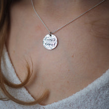 Lade das Bild in den Galerie-Viewer, Kette in Silber mit Anhänger Catch Waves
