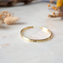 Lade das Bild in den Galerie-Viewer, Messing Armreif Wunsch Botschaft Text Nö 
